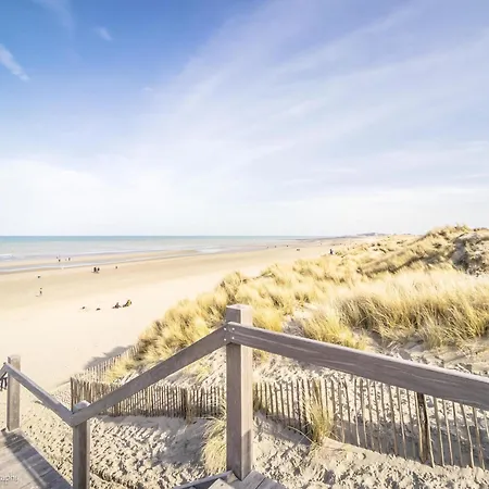 In By The Beach, Cleaning Included Ньивпорт