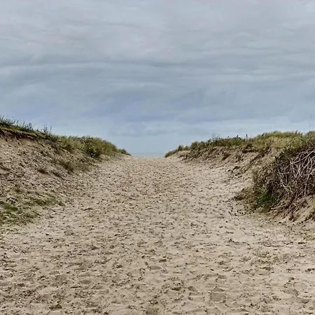 In By The Beach, Cleaning Included *